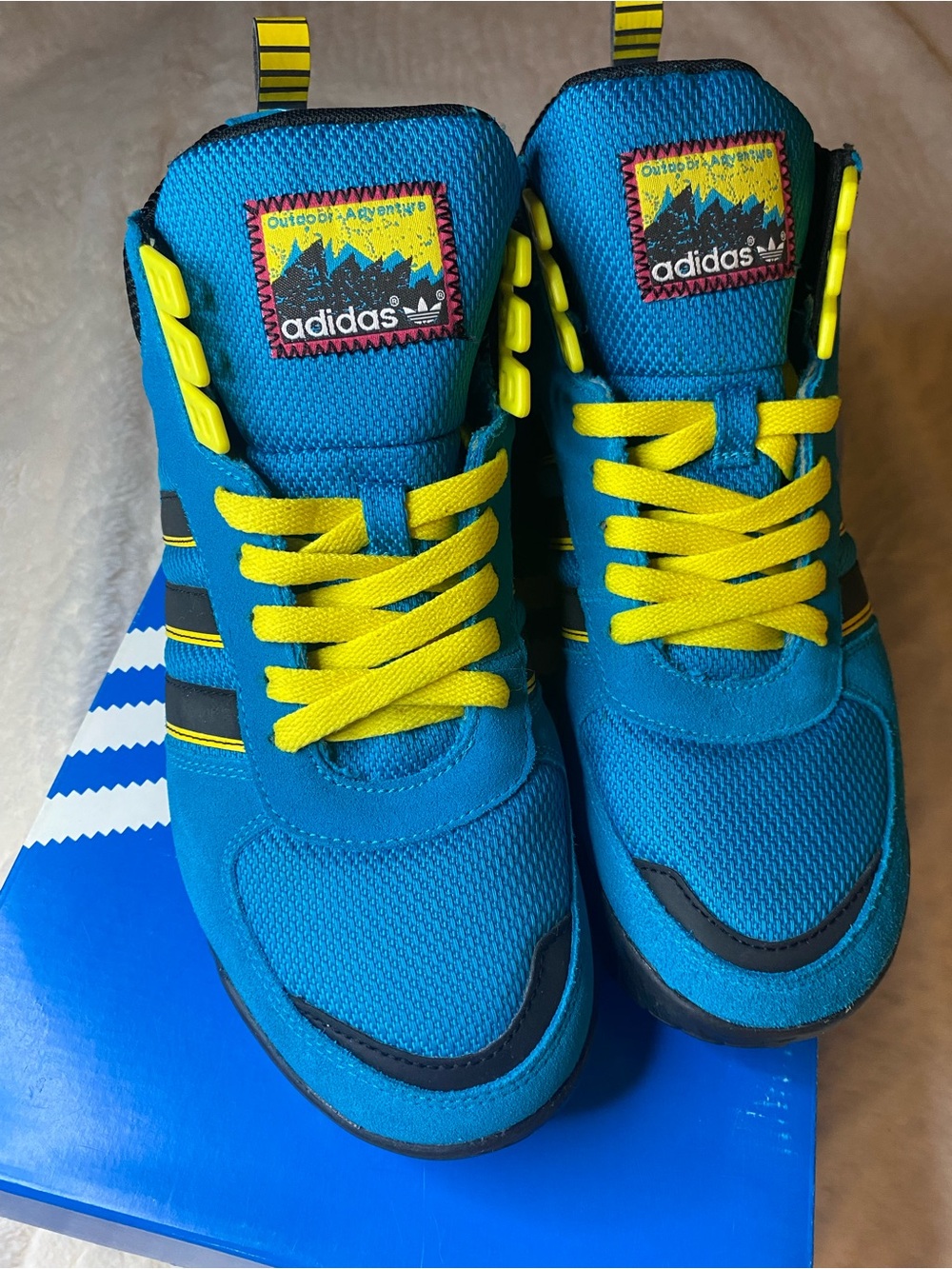 Adidas Originals Men’s Size 9 Turquoise Mid-Top Sneakers G66275